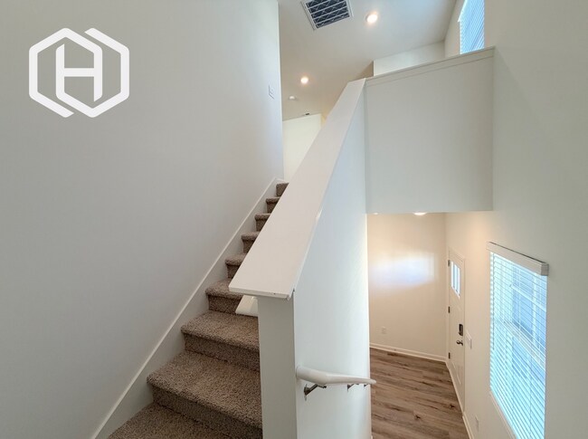 Building Photo - 2068 Gadwall Dr