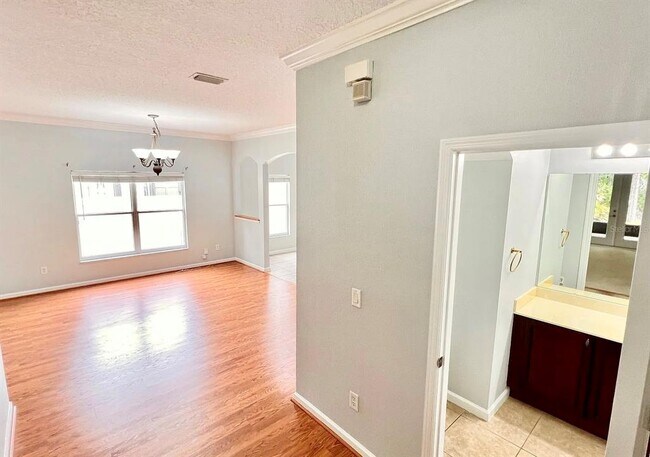 Building Photo - 10319 Willow Ridge Loop