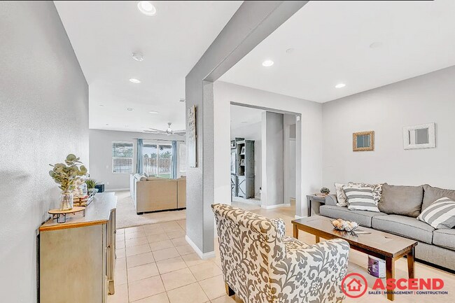 Building Photo - Gorgeous 3-bedroom home in Southwest Bakersfield