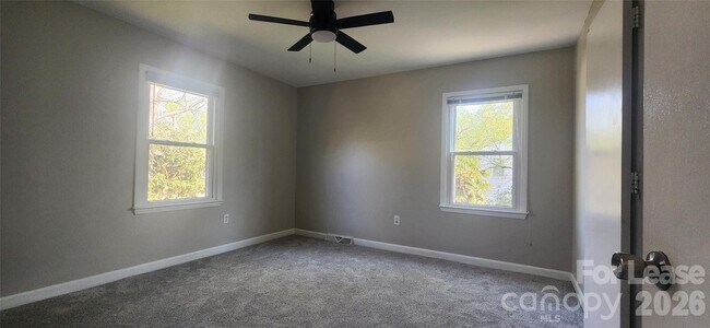 Building Photo - 2015 Glouchester Cir