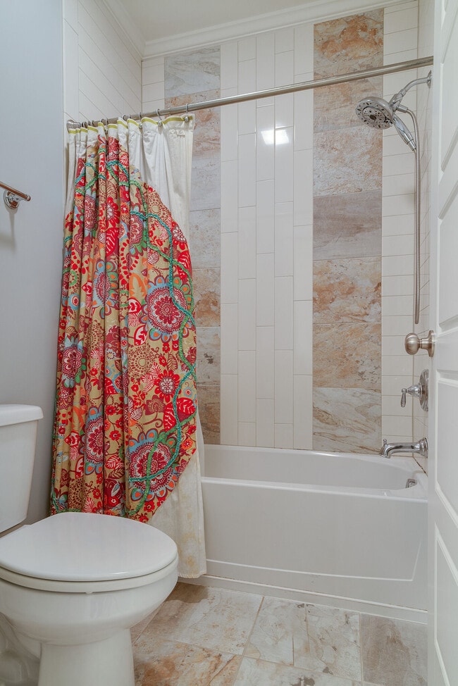 Building Photo - 1407 Pillow St