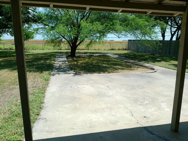 Building Photo - 10609 Kingwood Dr