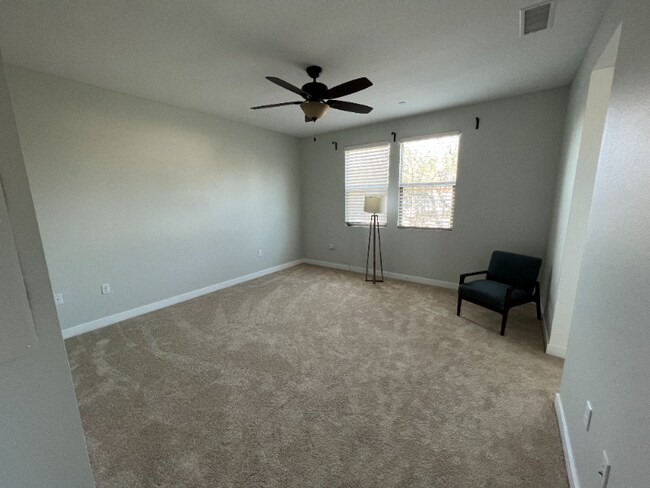 Building Photo - 808 E Santa Ana Blvd