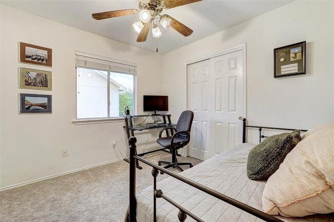 Building Photo - 15501 Sarah's Creek Dr