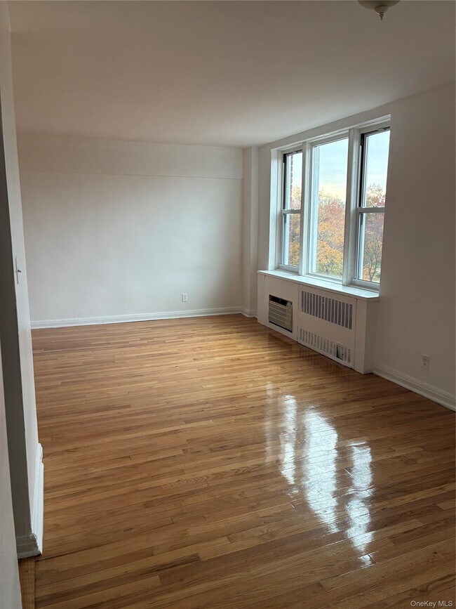 Building Photo - 610 Waring Ave