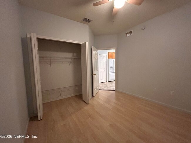 Building Photo - 8215 Green Parrot Rd