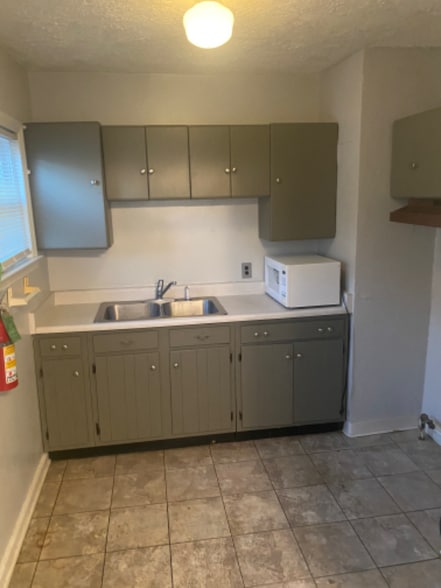 Building Photo - 3740 W 2nd St