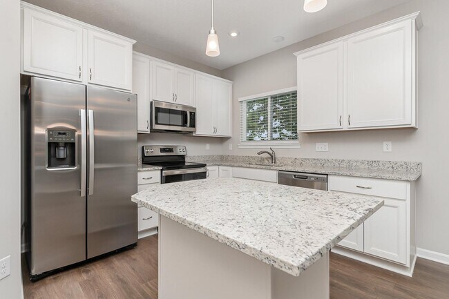 Building Photo - 620 Hogrefe Rd