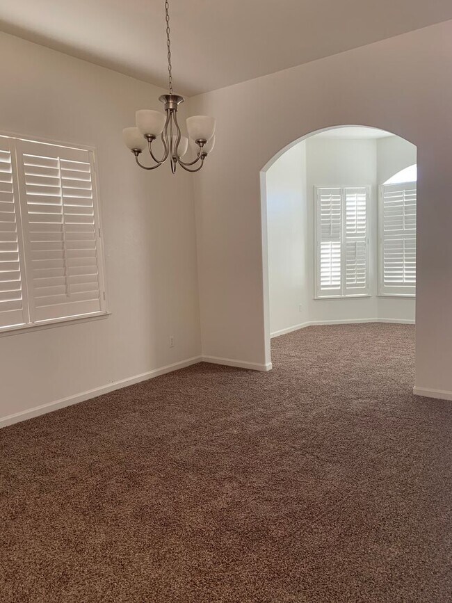 Building Photo - 1235 Paradise Loop