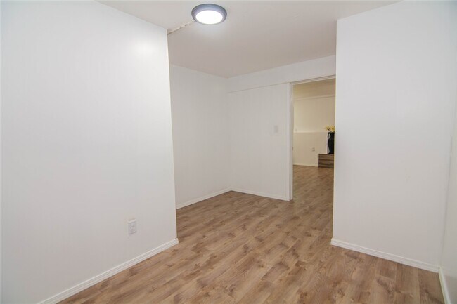 Building Photo - 409 Milan Ave