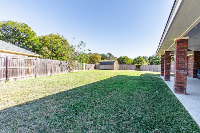 Building Photo - 103 Corral Ct