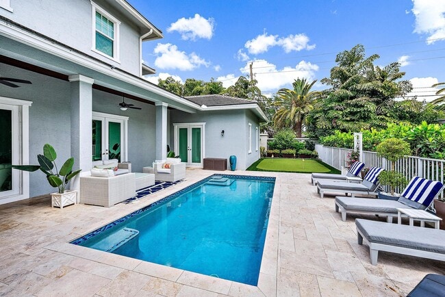 Building Photo - 2500 Estates Dr
