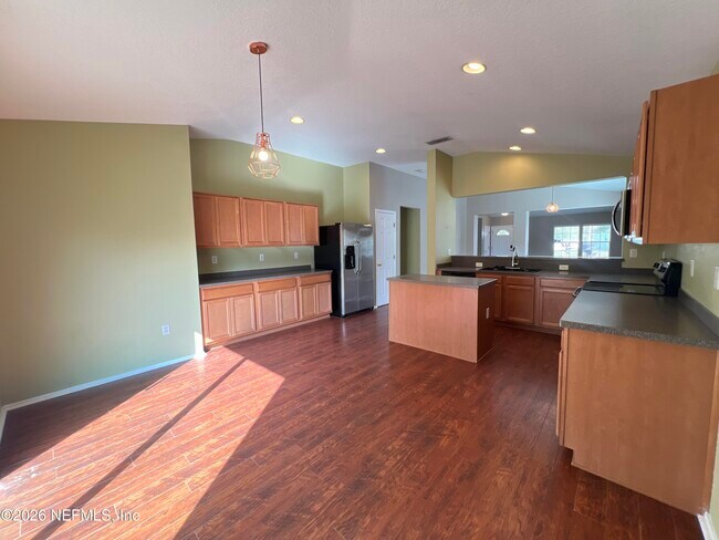 Building Photo - 395 Candlebark Dr