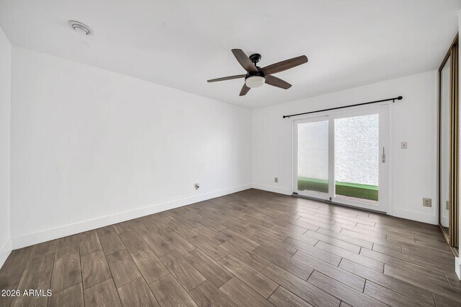 Building Photo - 6209 N 22nd Dr
