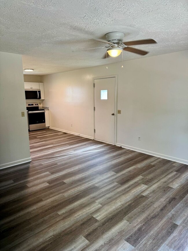 Building Photo - Fully Updated Duplex in Blacksburg