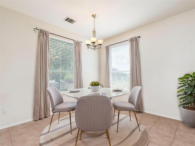 Building Photo - 5814 Negley