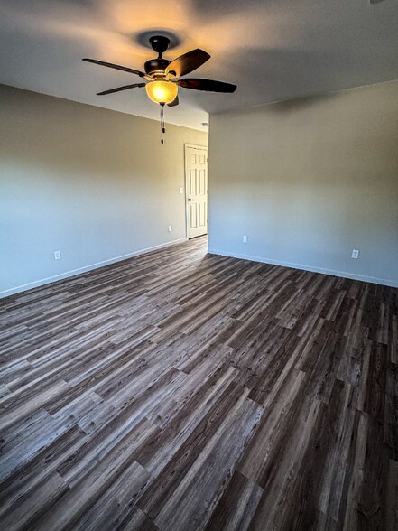 Building Photo - 256 E Outer Rd