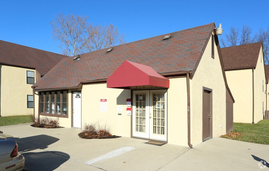 Building Photo - Country Village Apartments