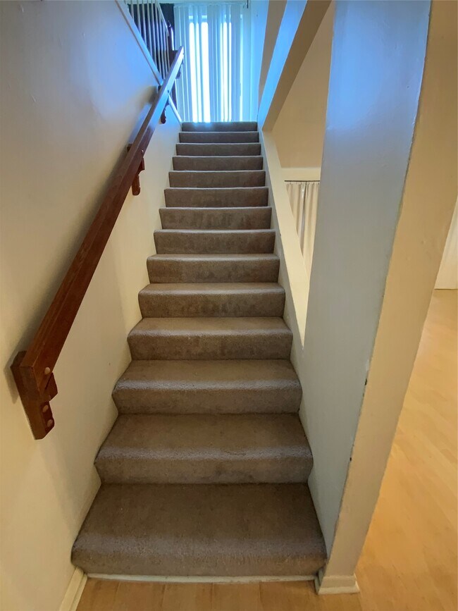 Building Photo - 5027 Kleinway Dr