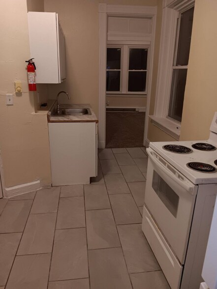 Building Photo - 2467 W McMicken Ave