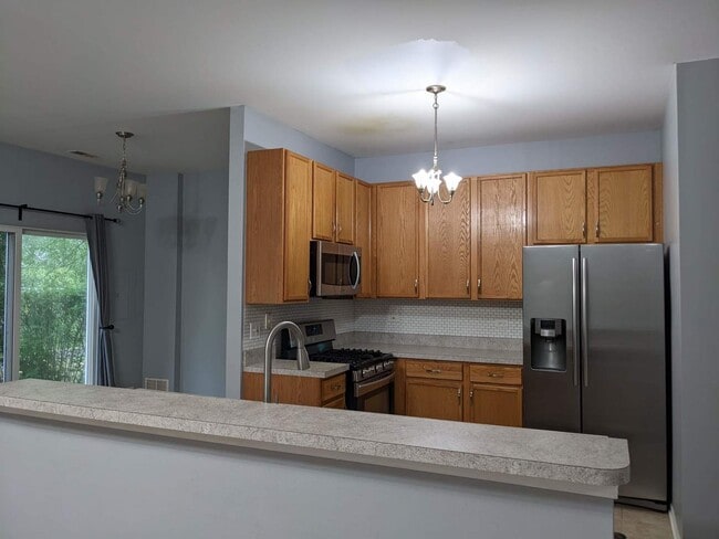 Building Photo - 3994 Blackstone Dr