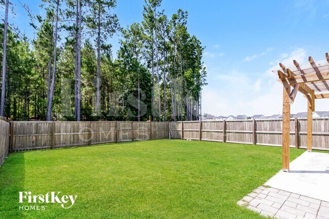 Building Photo - 772 Redbud Ln