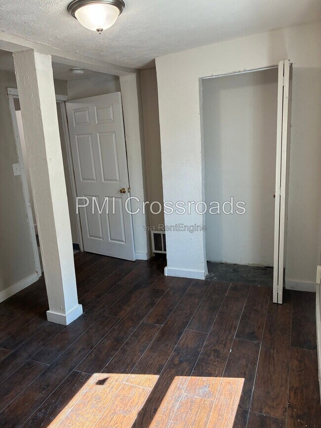 Building Photo - 2163 E 84th St