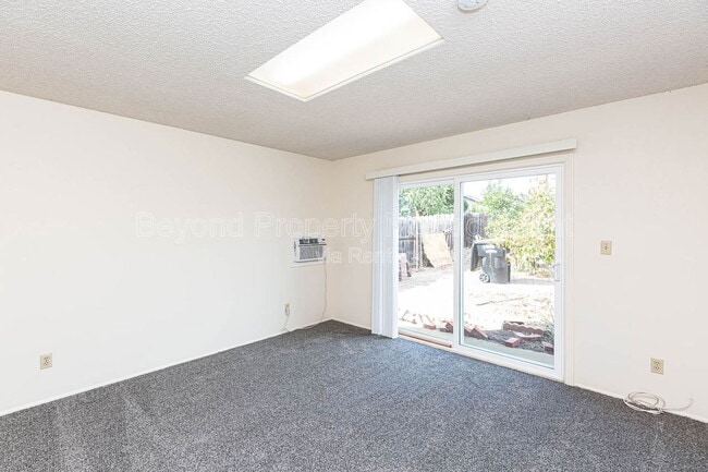 Building Photo - 8740 Flanders Dr