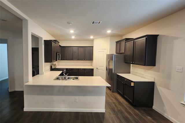 Building Photo - 3904 Oak Crk Cir