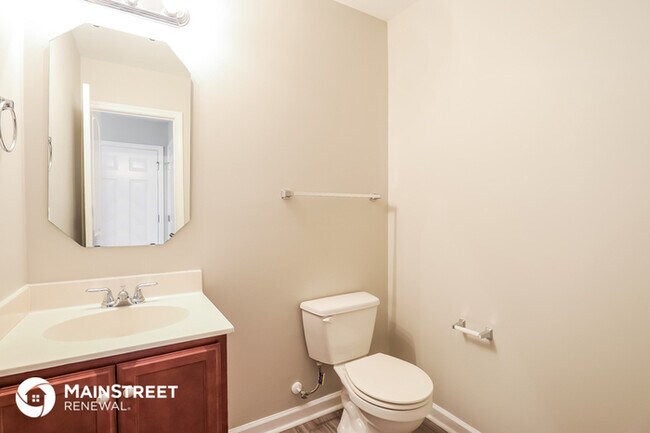 Building Photo - 3084 Bushfield Dr