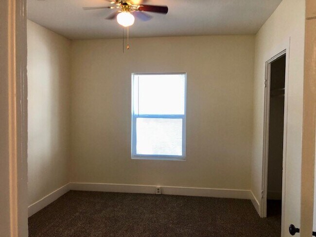 Building Photo - Charming 2 bedroom, 1.5 bath home in Old Folsom near Sutter Street