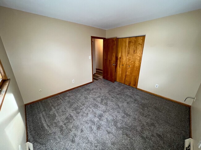 Building Photo - 4528 Plumbrook Dr