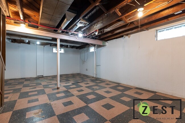 Building Photo - BEAUTIFUL 3 BEDROOM 1 BATH