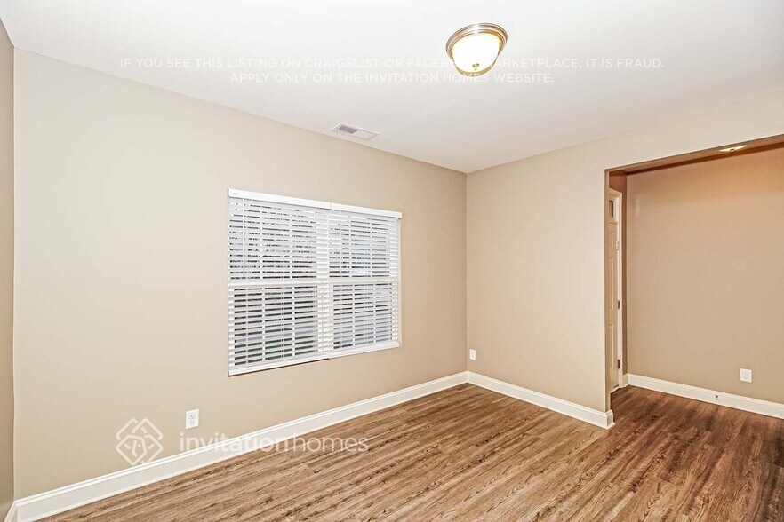 Building Photo - 143 Farmers Folly Dr