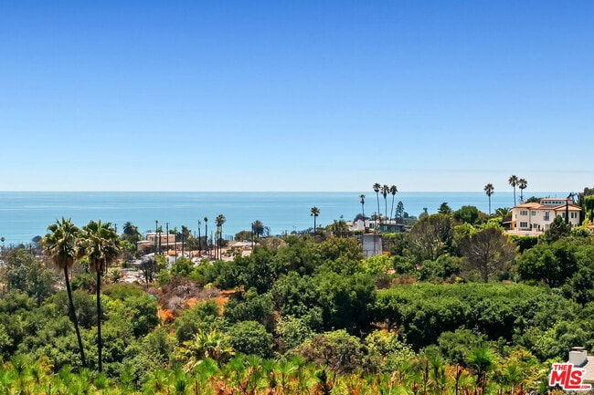 Building Photo - 1166 Las Pulgas Pl