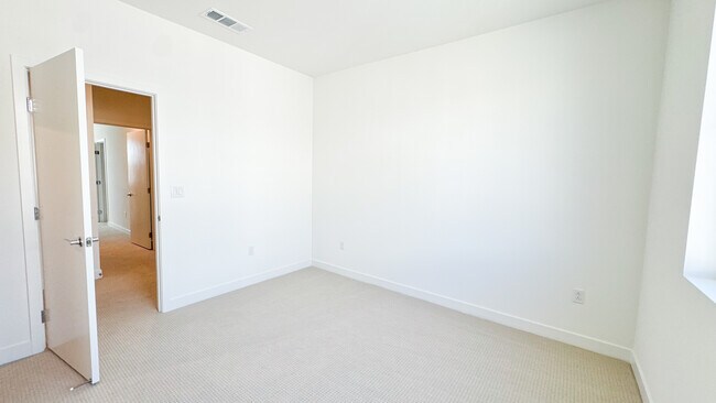 Building Photo - 123 N 1st Ave