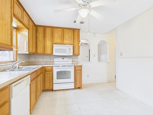 Building Photo - 4004 S Hayden St