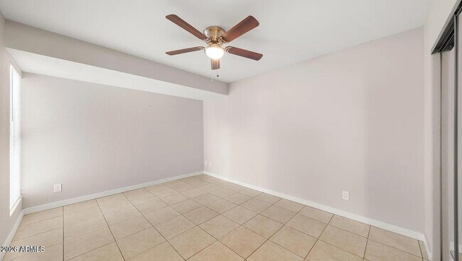 Building Photo - 4211 E Palm Ln