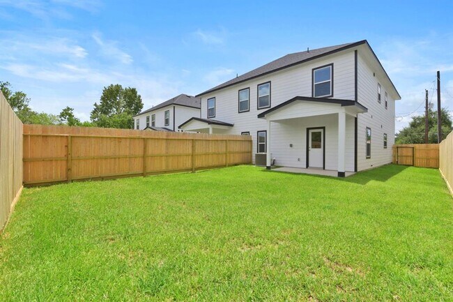 Building Photo - 2613 Randolph Rd