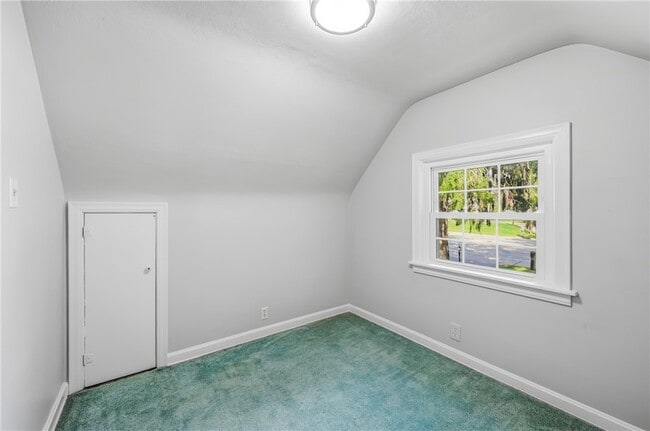 Building Photo - 1060 S Hermitage Rd