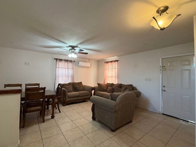 Building Photo - 10214 Blitzen Dr