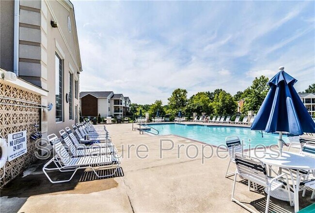 Building Photo - 830 Brassie Ln