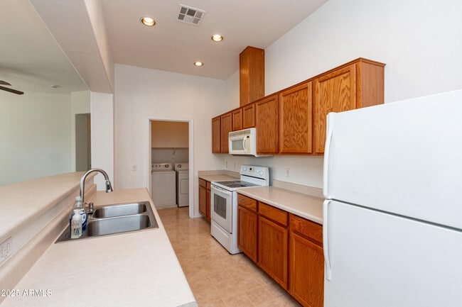 Building Photo - 1225 N 36th St
