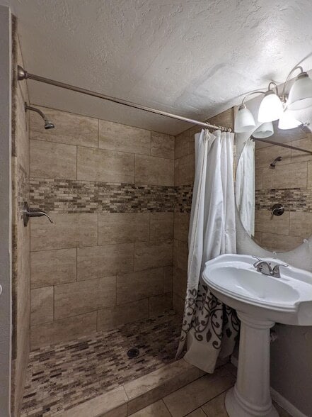 Building Photo - 12221 W Bell Rd