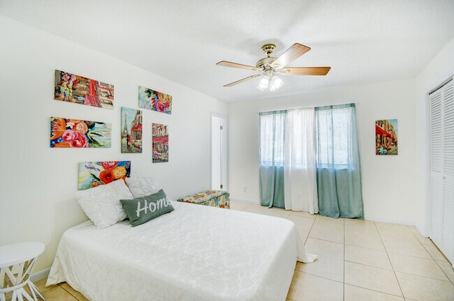 Building Photo - 420 NE 17th Ave