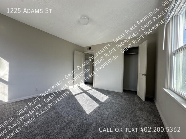 Building Photo - 1225 Adams St