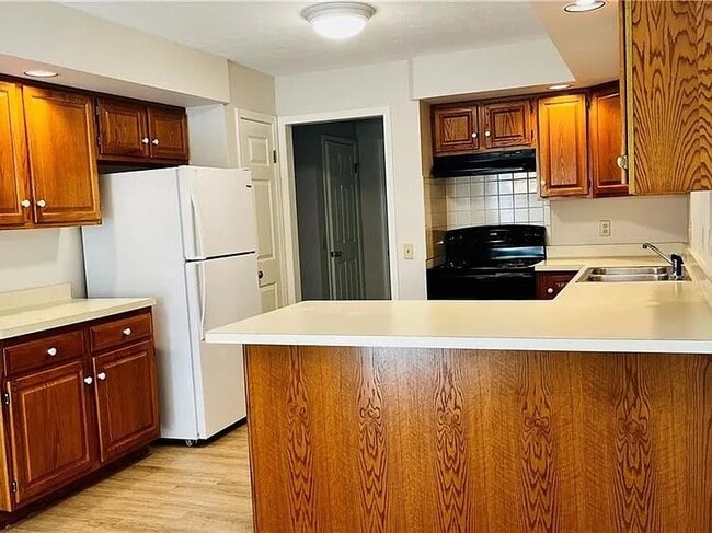 Building Photo - 441 Ayrault Rd