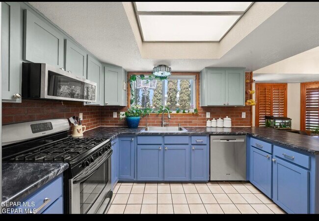 Building Photo - 1809 Pueblo Alegre Dr