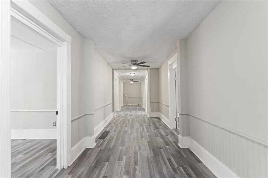 Building Photo - 212 W Quilly St