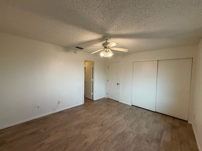 Building Photo - 10106 Cll Del Este